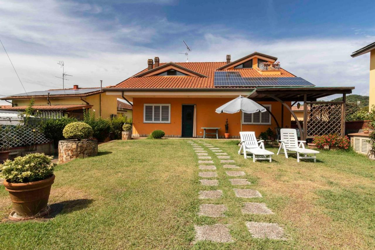 Chez Nous Hotel Massarosa Exterior photo
